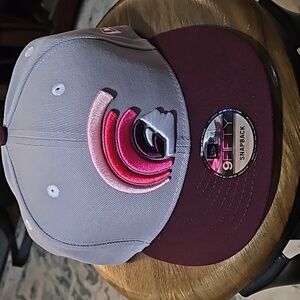 *Brand New* Fitted Hawaii MUA Snapback/ Gray, Burgundy & Pink